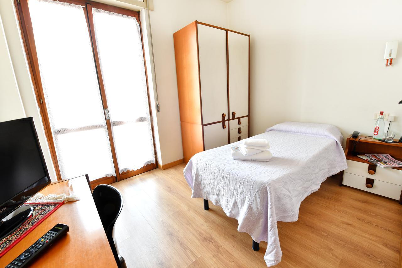 Hotel Motel Europa 多莫多索拉 外观 照片