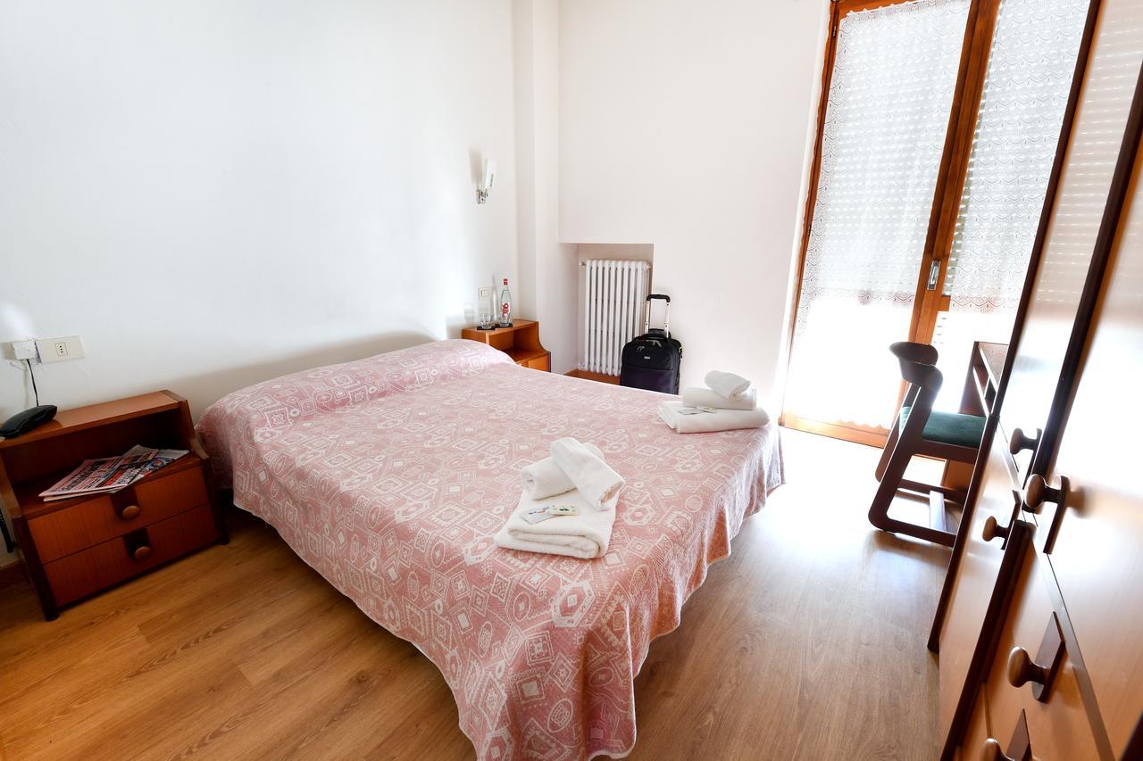 Hotel Motel Europa 多莫多索拉 外观 照片