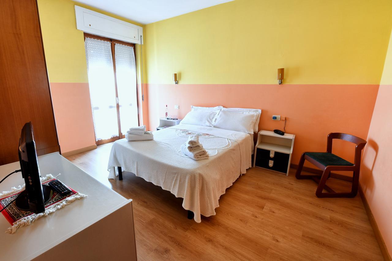 Hotel Motel Europa 多莫多索拉 外观 照片