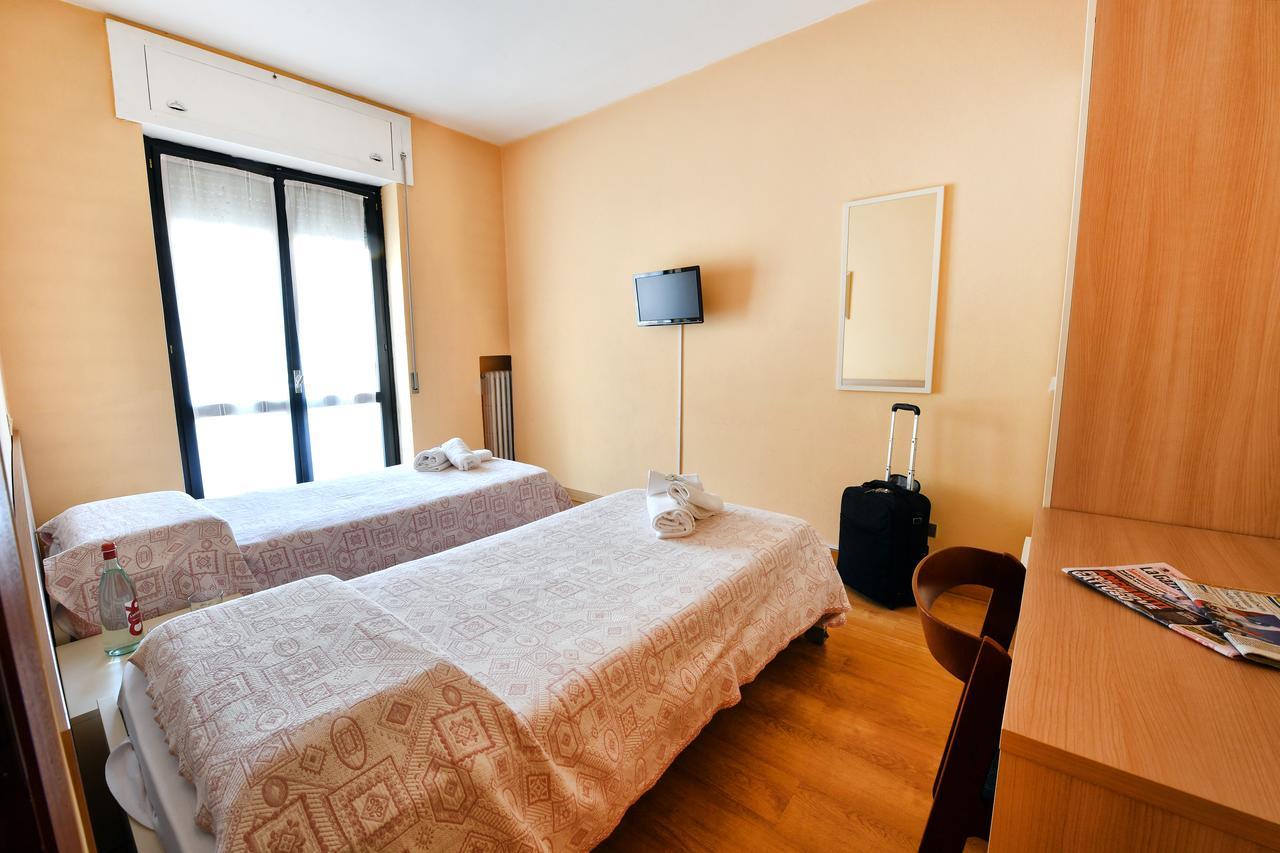 Hotel Motel Europa 多莫多索拉 外观 照片